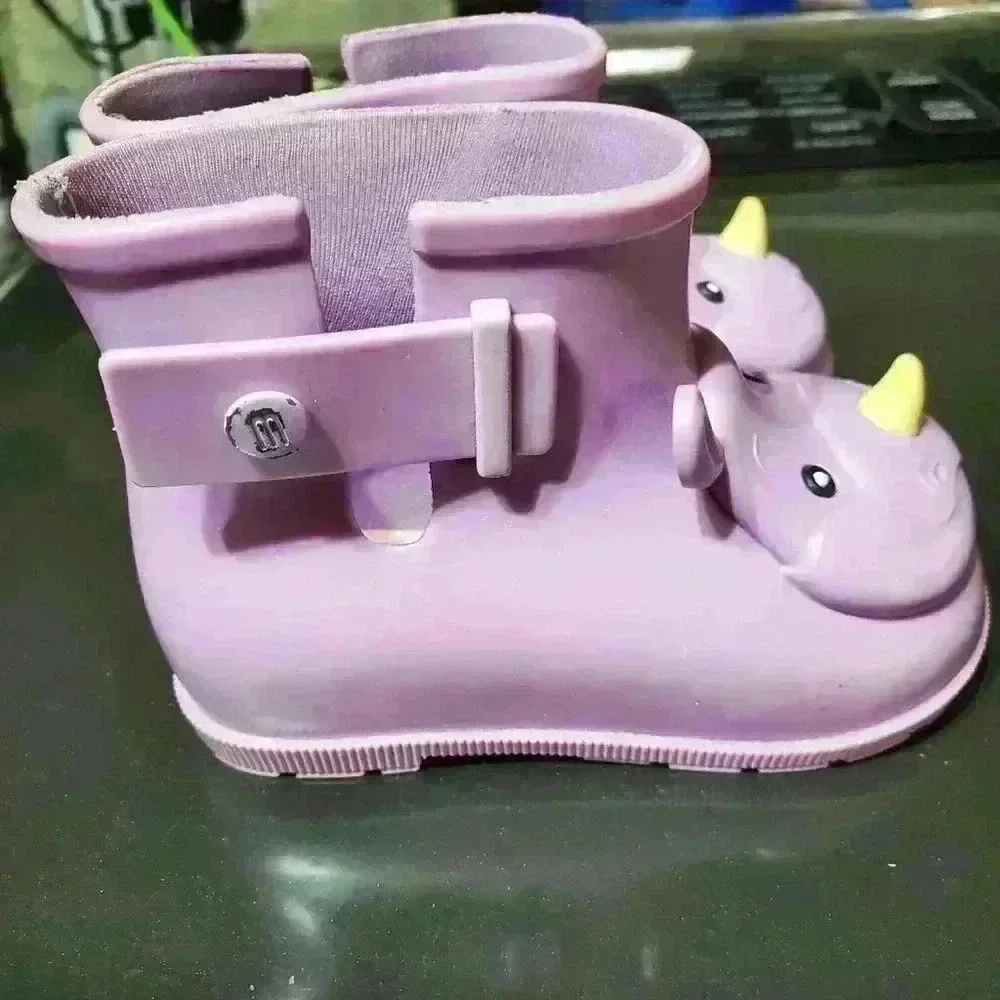 Mini Melissa good size